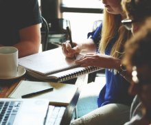 Symbolbild Besprechung