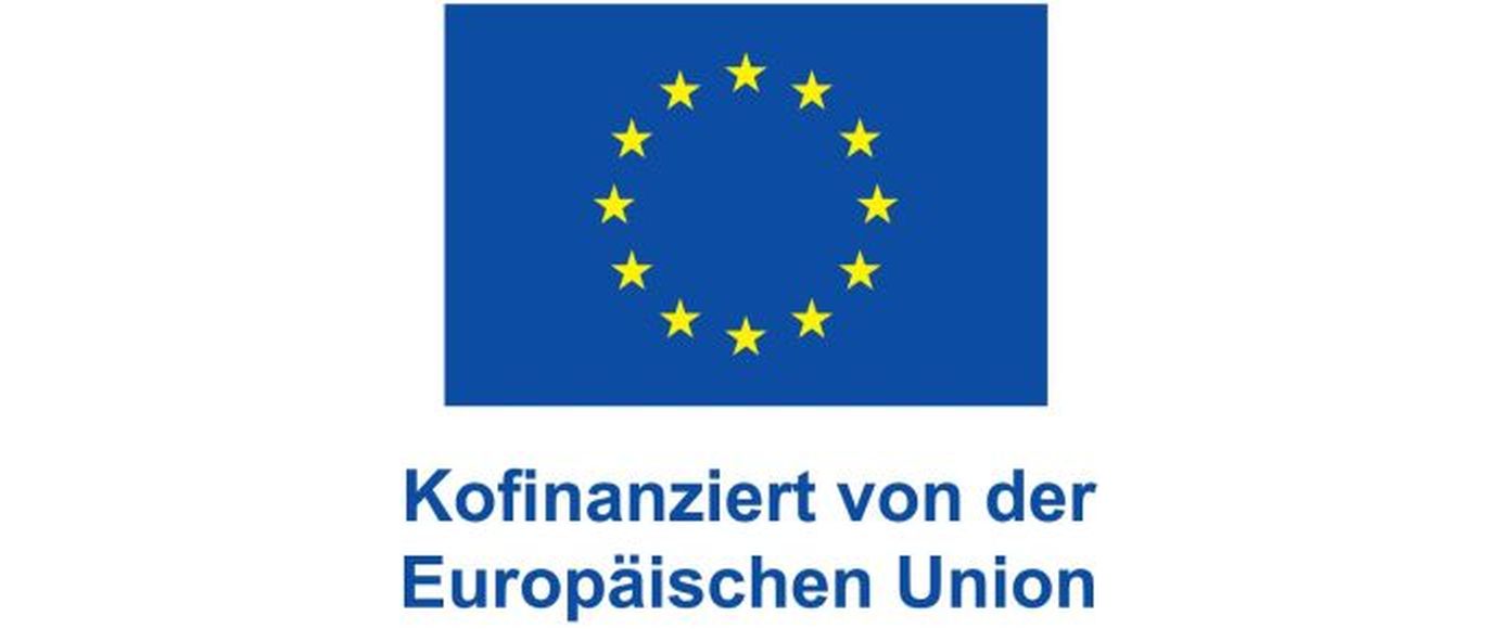 EU-Flagge mit Hinweis auf die Kofinanzierung von LEADER durch die EU