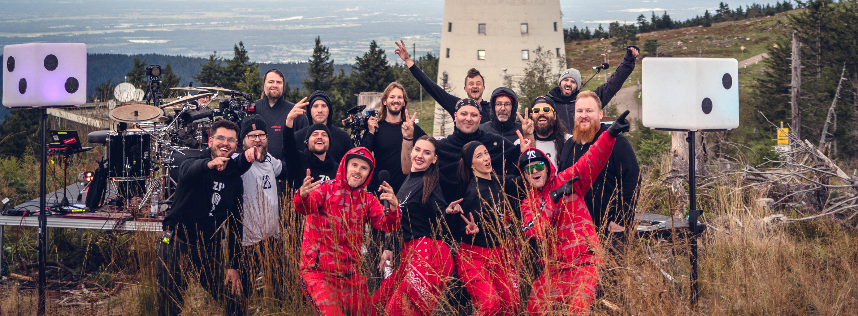 Gruppenfoto des Black Forest Beat Team vor Drehstart auf der Hornisgrinde